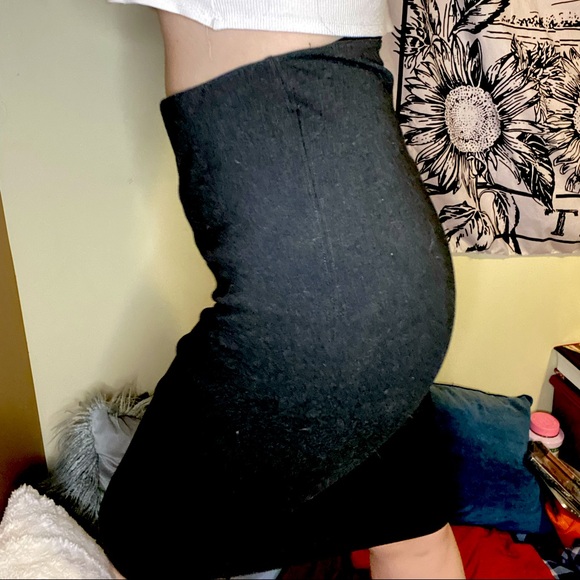 2 pencil skirts - Picture 5 of 6